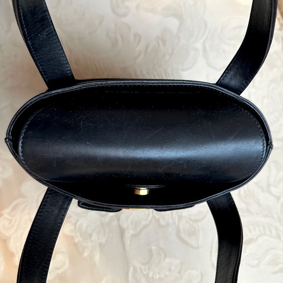 Salvatore Ferragamo black leather bucket bag - Picture 13 of 16